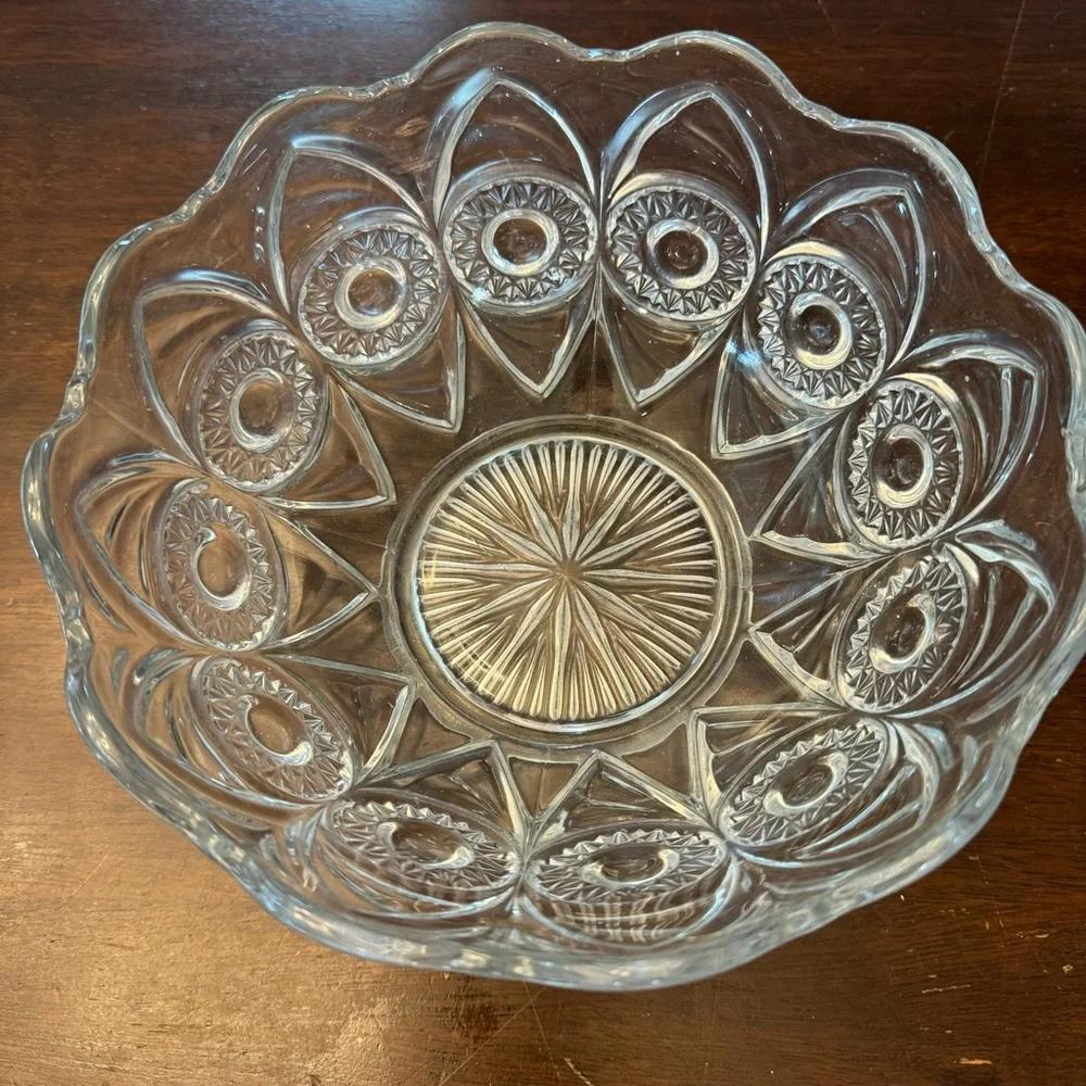 Bullseye Fan Vintage Art Deco Glass Bowl